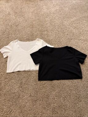 Shein 2 Pack V-Neck Cropped Textured Top - Black and White